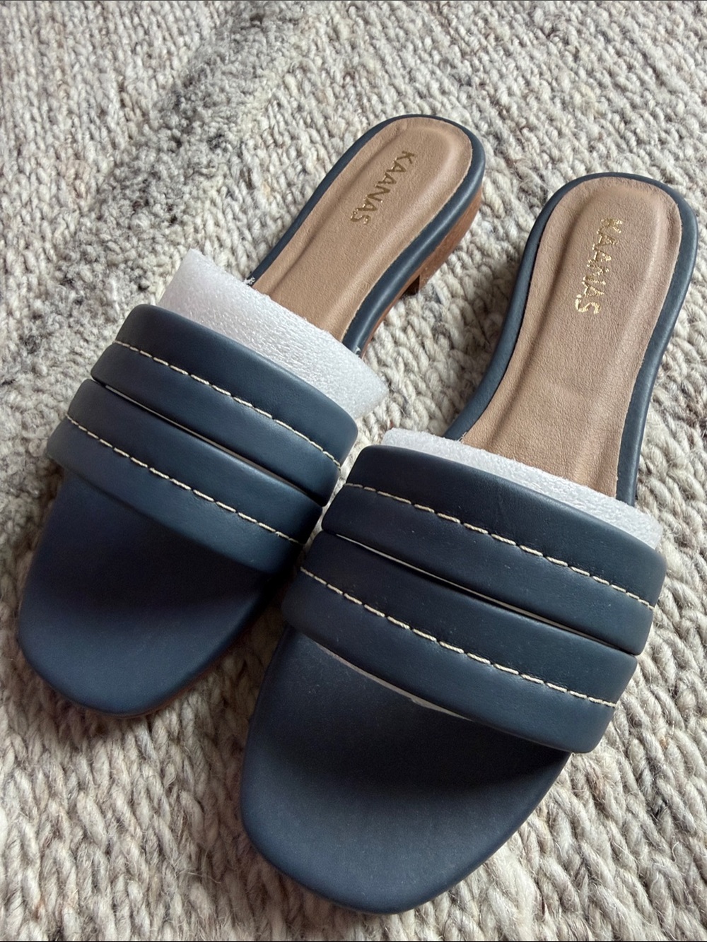 NEW IN BOX KAANAS Maya Chunky Band Sandal